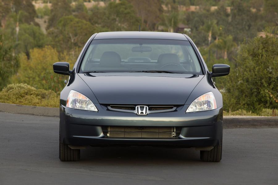  Honda Accord Hybrid America 2005 года  (фото 31 из 69)